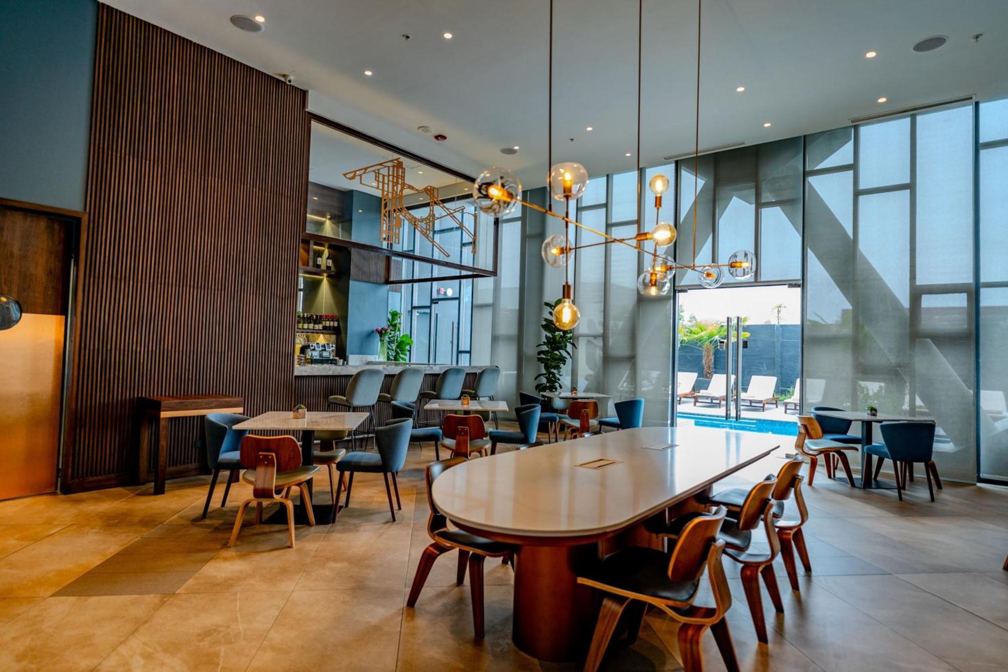 Courtyard By Marriott Santiago Airport Hotel Exterior photo