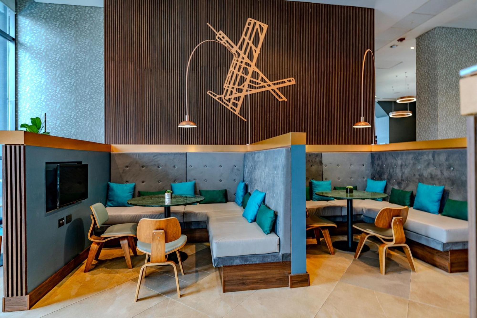 Courtyard By Marriott Santiago Airport Hotel Exterior photo