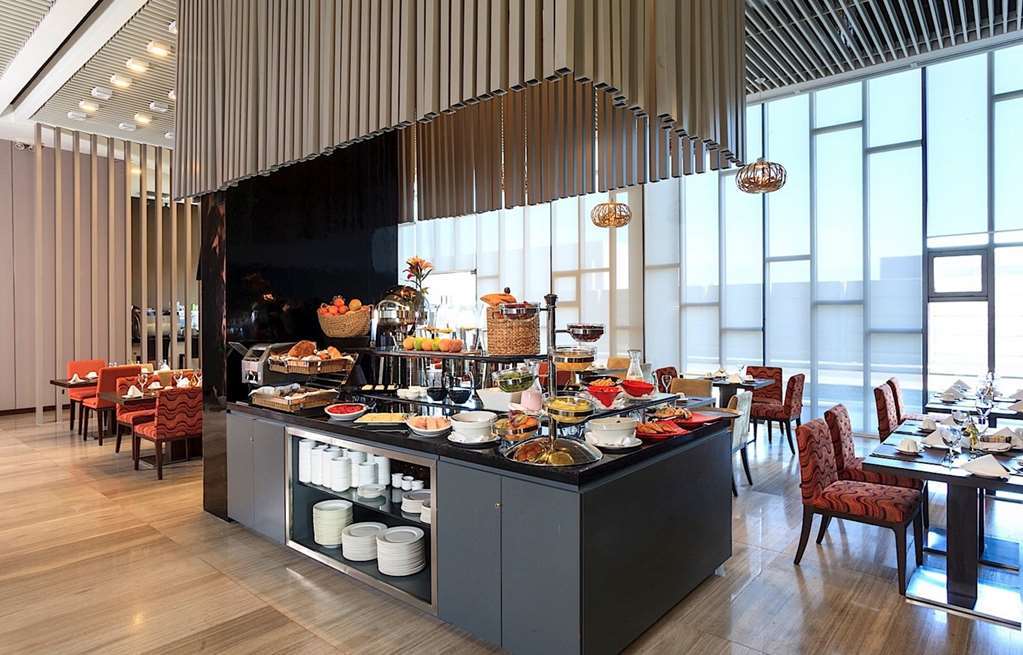 Courtyard By Marriott Santiago Airport Hotel Interior photo