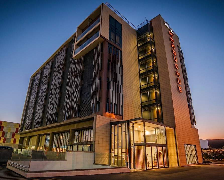 Courtyard By Marriott Santiago Airport Hotel Exterior photo