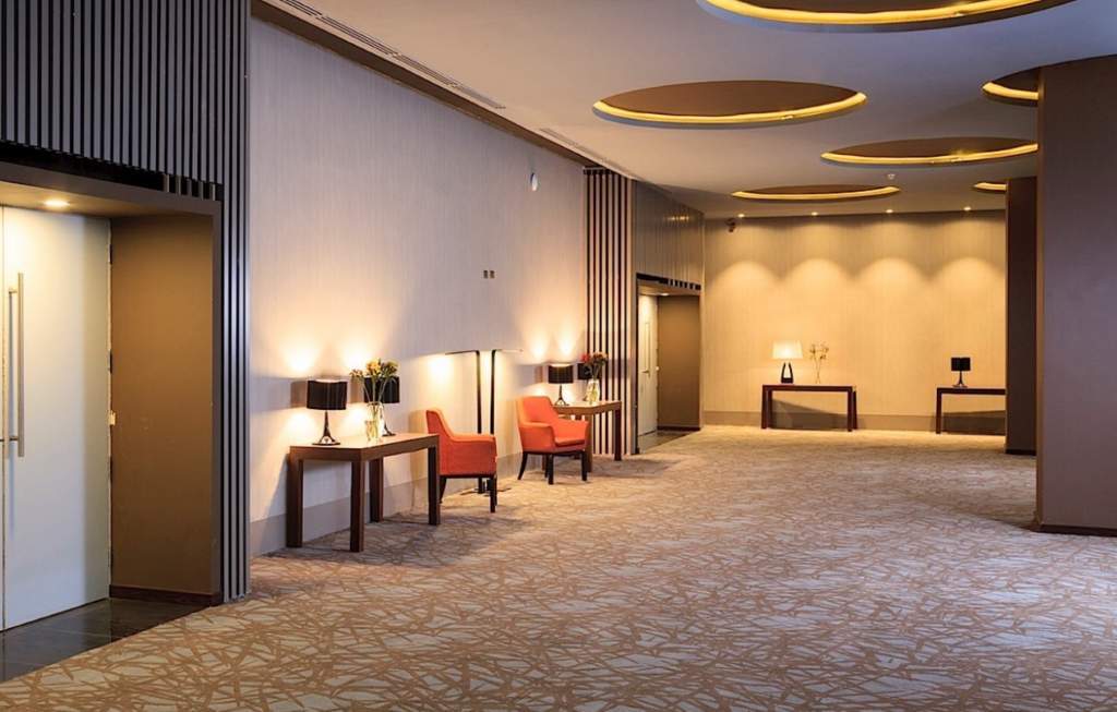 Courtyard By Marriott Santiago Airport Hotel Exterior photo